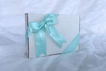Load image into Gallery viewer, Sweet Treats Box