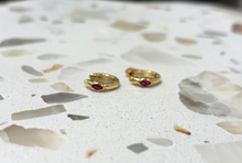 Load image into Gallery viewer, Eloise Huggie Hoops