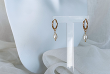 Load image into Gallery viewer, Bianca Freshwater Pearl Hoops