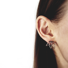Load image into Gallery viewer, Floral Edge Earrings